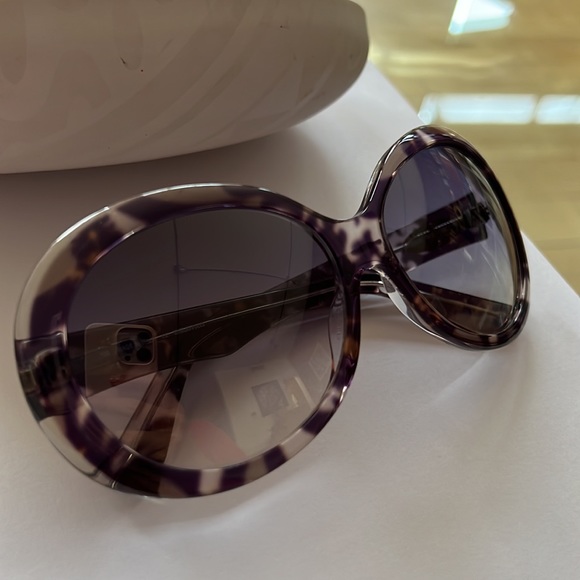 Emilio Pucci Sunglasses - Picture 3 of 16